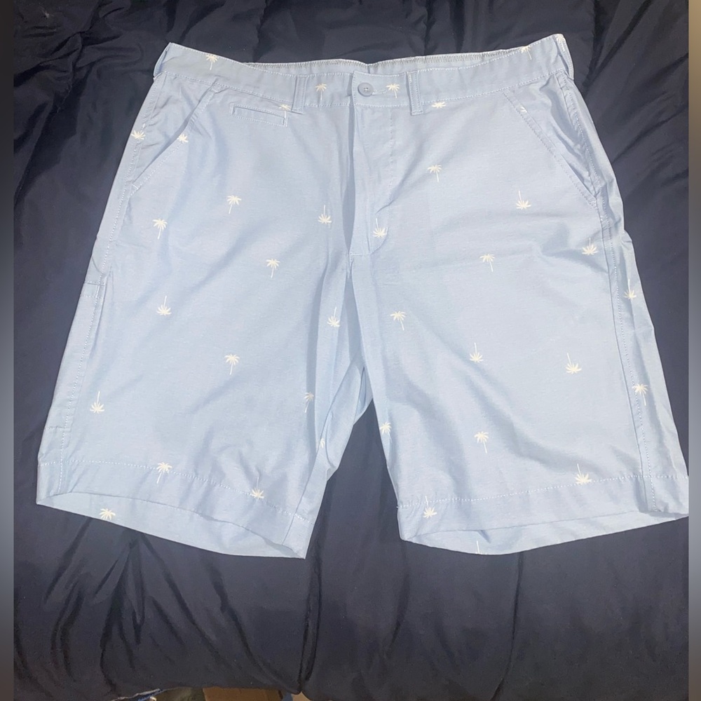 Men’s V46 Golf Shorts, Baby Blue, Size 38